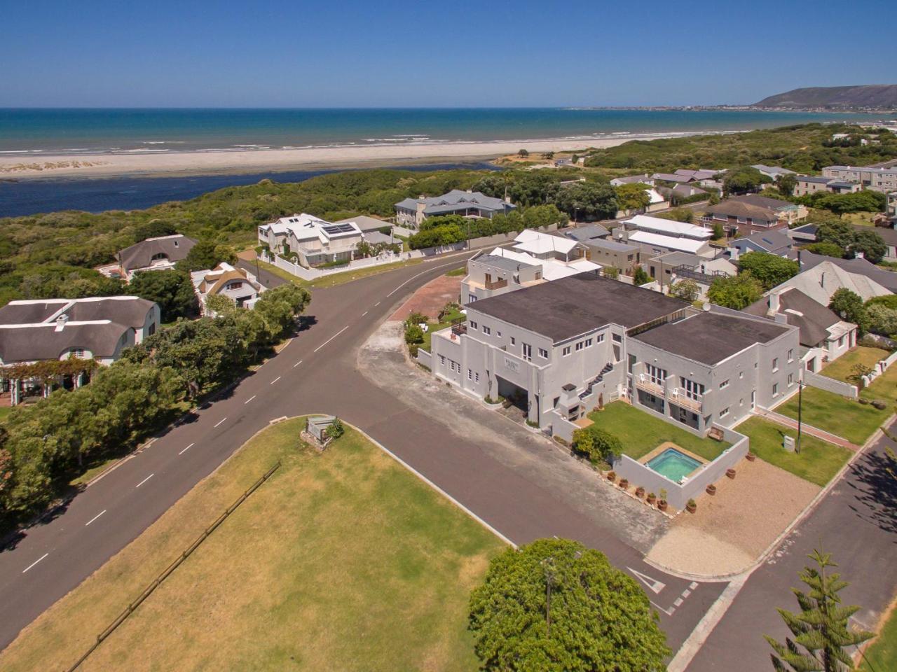 Baleens Hotel Hermanus Buitenkant foto