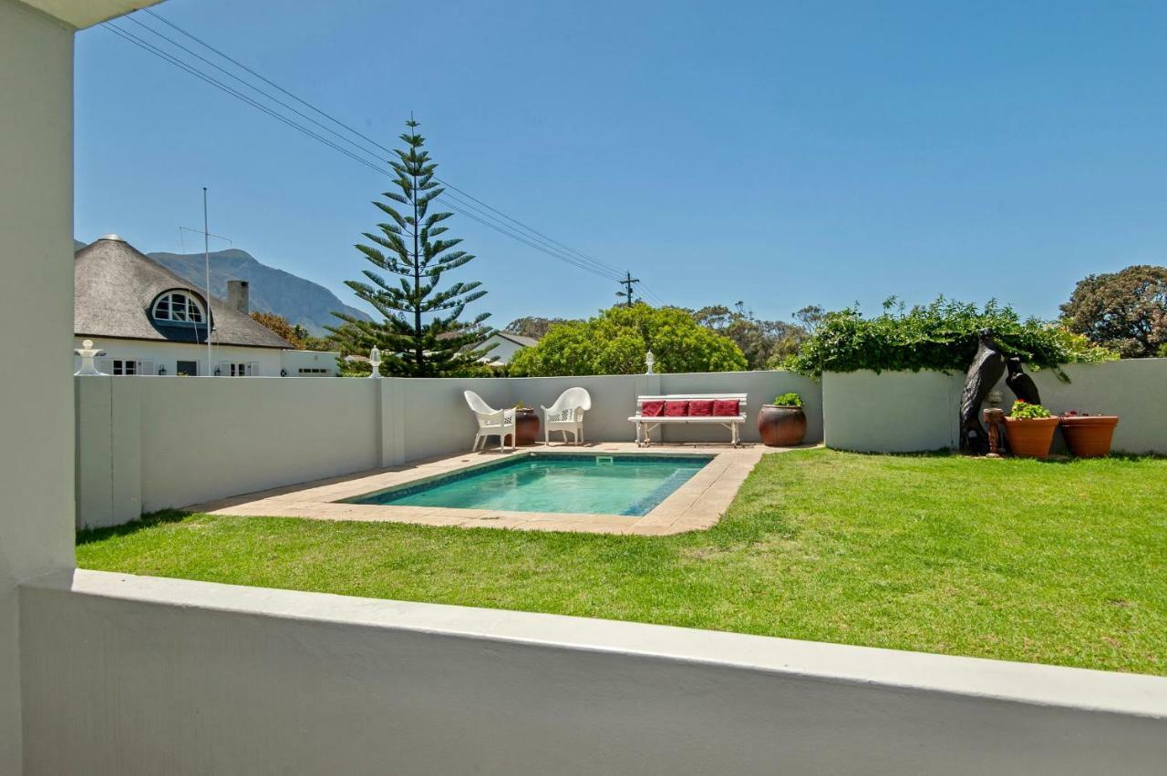 Baleens Hotel Hermanus Buitenkant foto