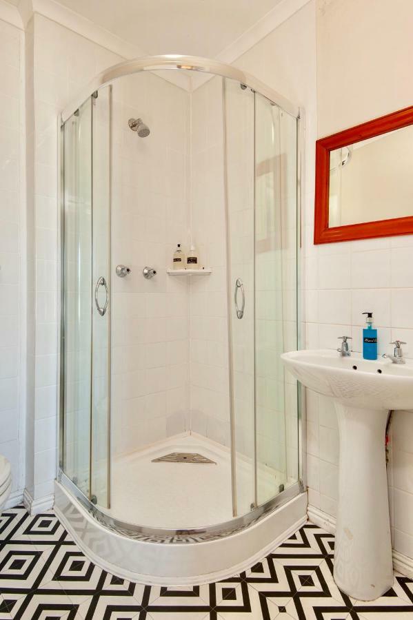 Baleens Hotel Hermanus Buitenkant foto